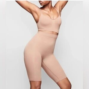 COPY - SKIMS SCULPTING SHORT ABOVE THE KNEE/ SIENNA size 2X- 3X